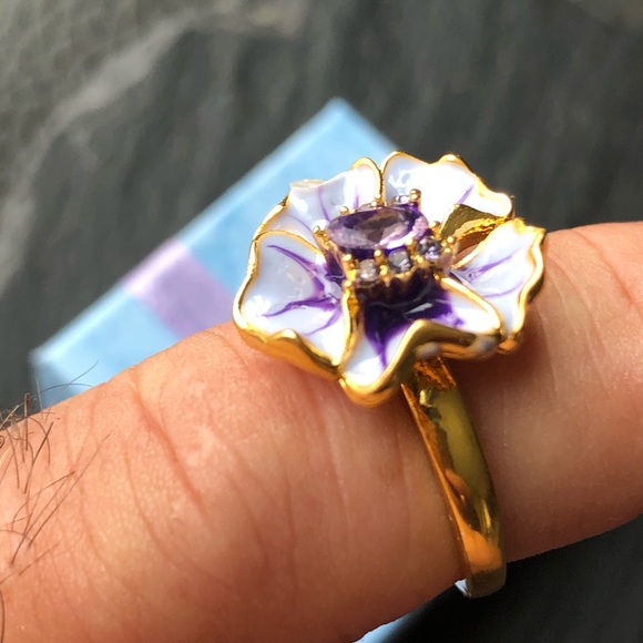 Ring - Picture 4 of 6